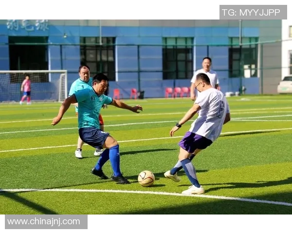 重庆足球队在耐力排行榜中荣获第三名展现出强大实力与拼搏精神