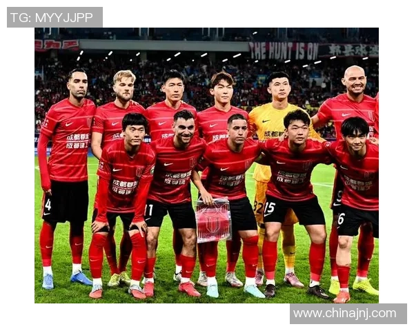 成都足球队在邀请赛积分榜上以71分稳居第一名展现强劲实力