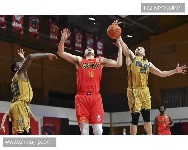 南京篮球队与深圳篮球队赛后分析力量对比与战术总结